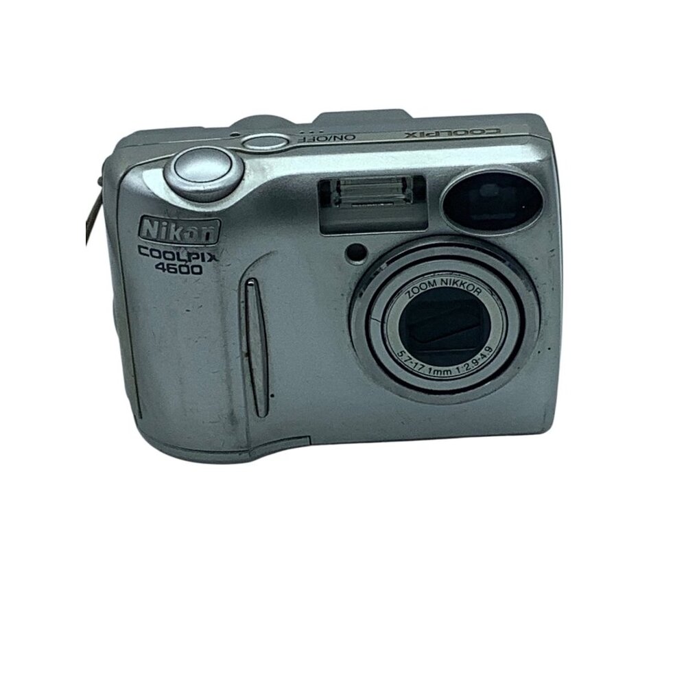 Vtg Nikon Coolpix 4600 Digital‎ Camera 4MP 3x Optical Zoom Silver With Strap Y2K